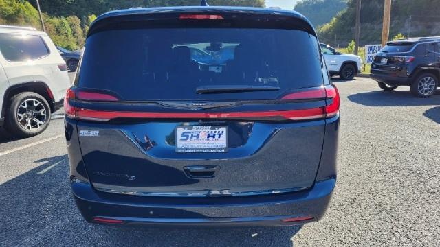 new 2024 Chrysler Pacifica car, priced at $38,997