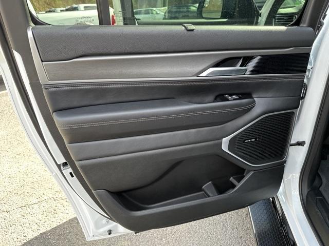 new 2025 Jeep Wagoneer L car, priced at $71,497