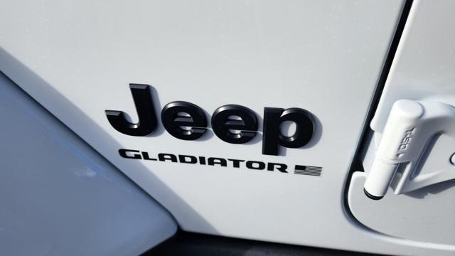 new 2025 Jeep Gladiator car, priced at $38,997