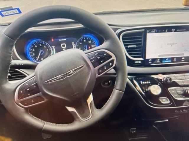 used 2025 Chrysler Pacifica car, priced at $33,996