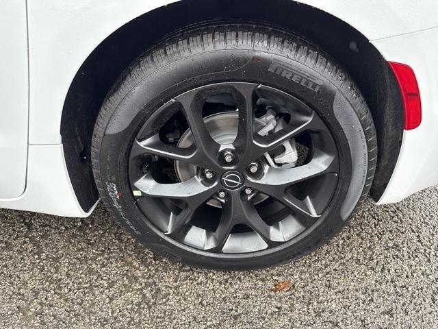 new 2026 Chrysler Pacifica car, priced at $47,397