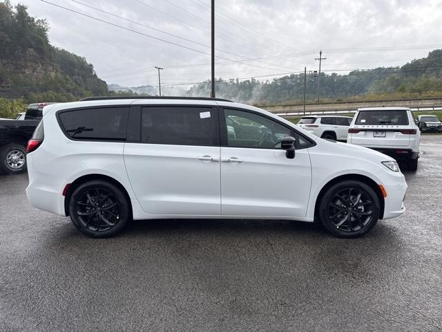 new 2026 Chrysler Pacifica car, priced at $47,397