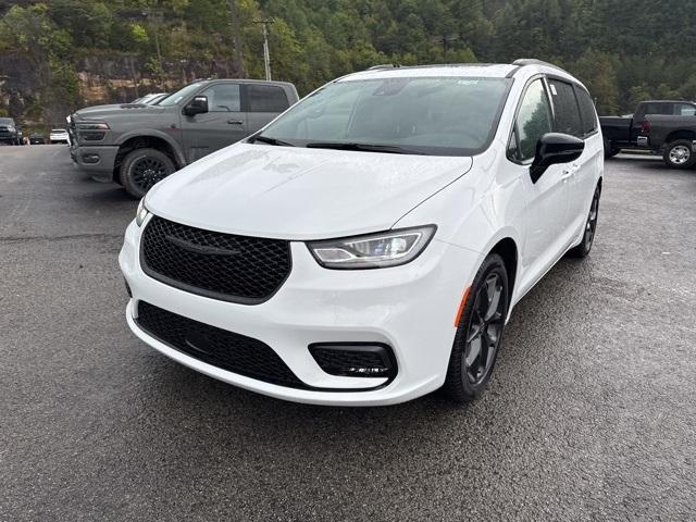 new 2026 Chrysler Pacifica car, priced at $47,397