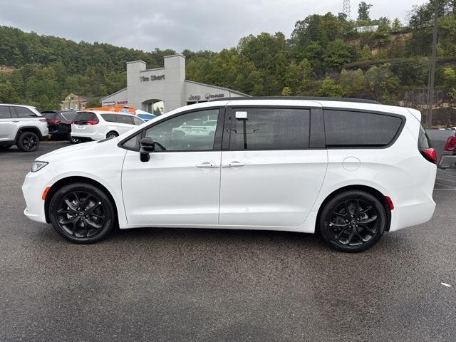 new 2026 Chrysler Pacifica car, priced at $47,397