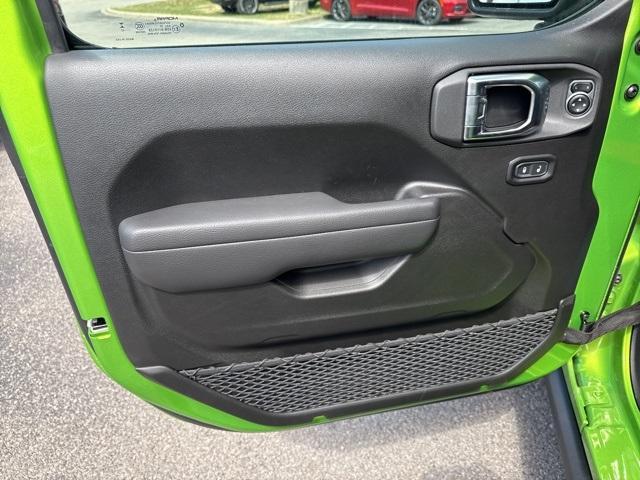 new 2025 Jeep Wrangler car, priced at $46,997