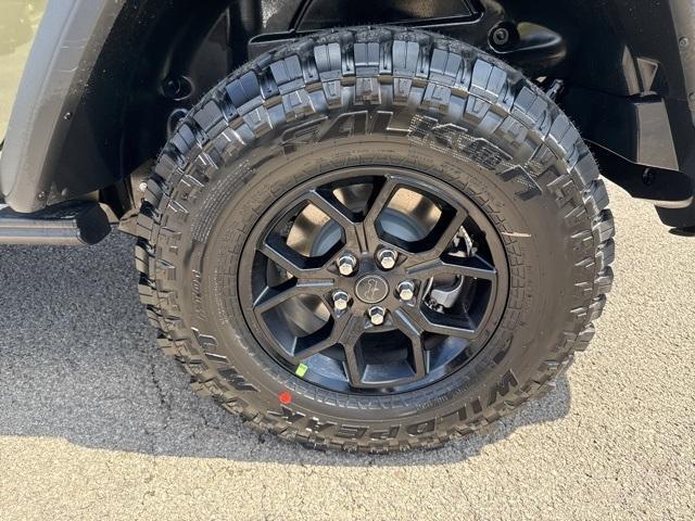 new 2025 Jeep Wrangler car, priced at $47,897