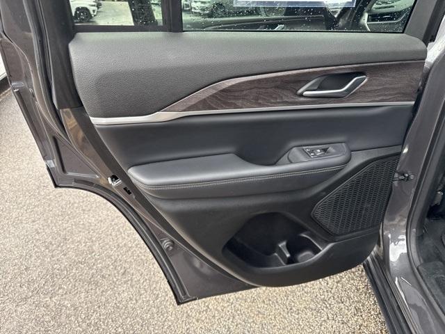 used 2023 Jeep Grand Cherokee car, priced at $34,996