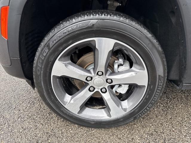 used 2023 Jeep Grand Cherokee car, priced at $34,996