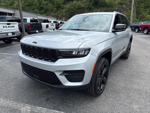 new 2025 Jeep Grand Cherokee car, priced at $41,397