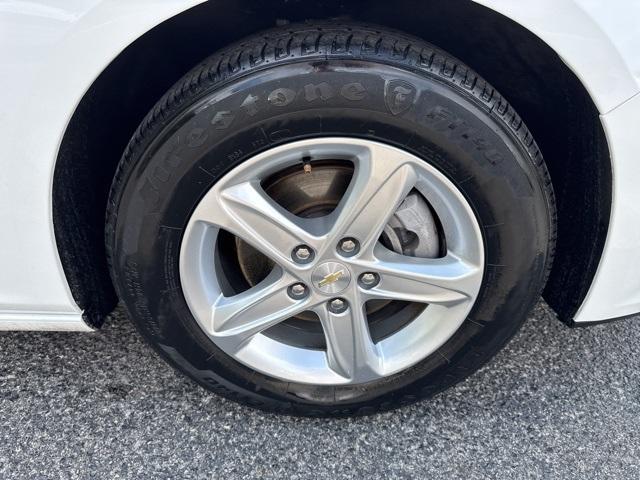 used 2023 Chevrolet Malibu car, priced at $18,996