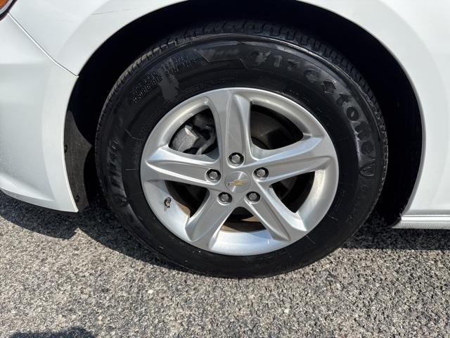 used 2023 Chevrolet Malibu car, priced at $18,996