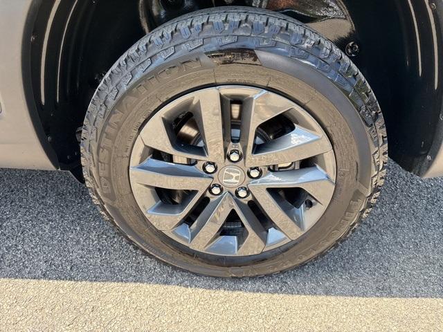 used 2025 Honda Ridgeline car, priced at $37,500