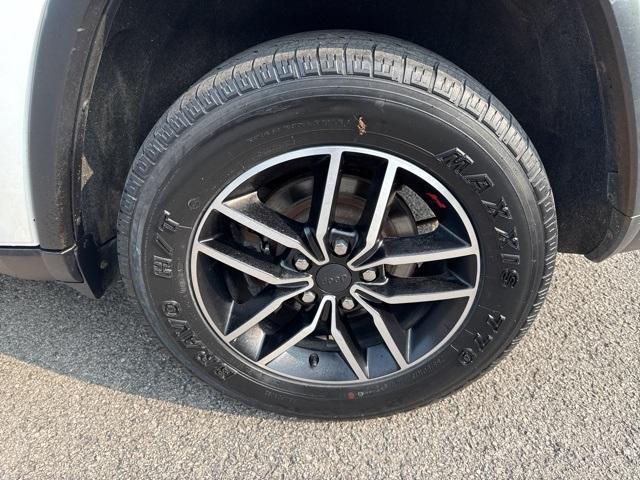 used 2020 Jeep Grand Cherokee car, priced at $24,996