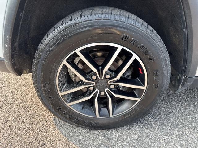 used 2020 Jeep Grand Cherokee car, priced at $24,996