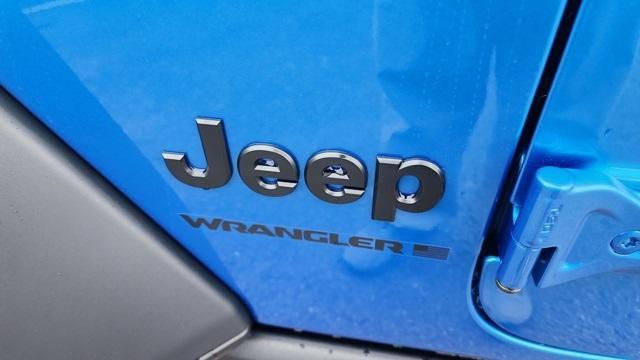 new 2025 Jeep Wrangler car, priced at $43,497