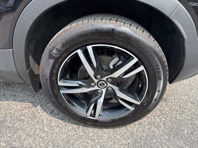 used 2024 Volvo XC40 car, priced at $32,500