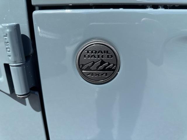 new 2025 Jeep Gladiator car, priced at $41,497