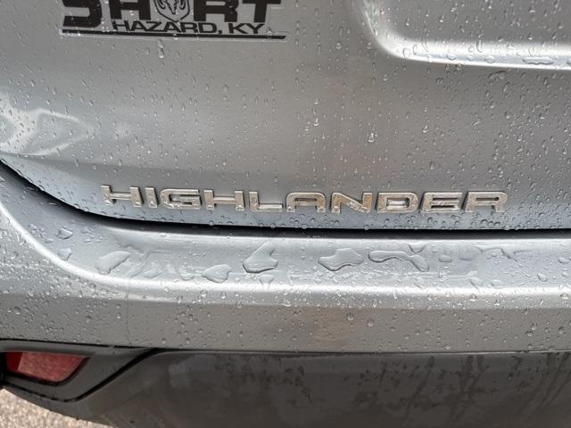 used 2021 Toyota Highlander car, priced at $28,996