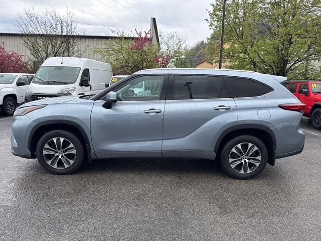 used 2021 Toyota Highlander car, priced at $28,996