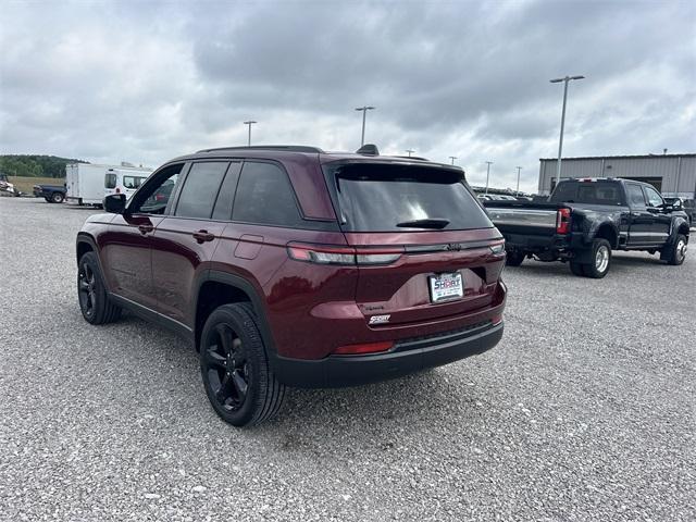new 2025 Jeep Grand Cherokee car, priced at $45,669