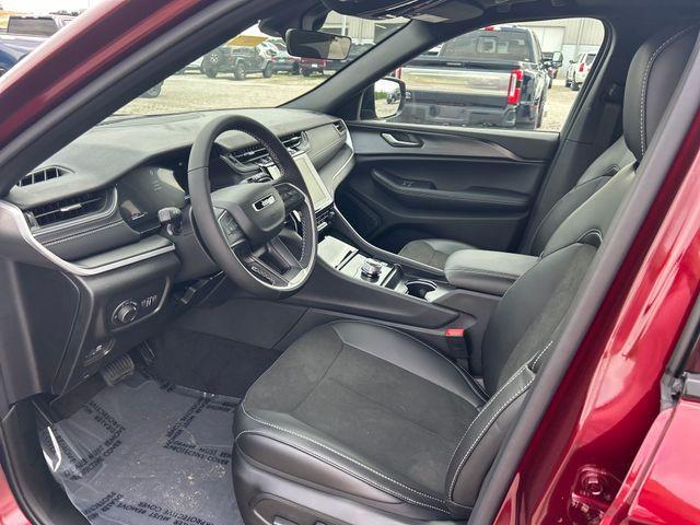 new 2025 Jeep Grand Cherokee car, priced at $45,669