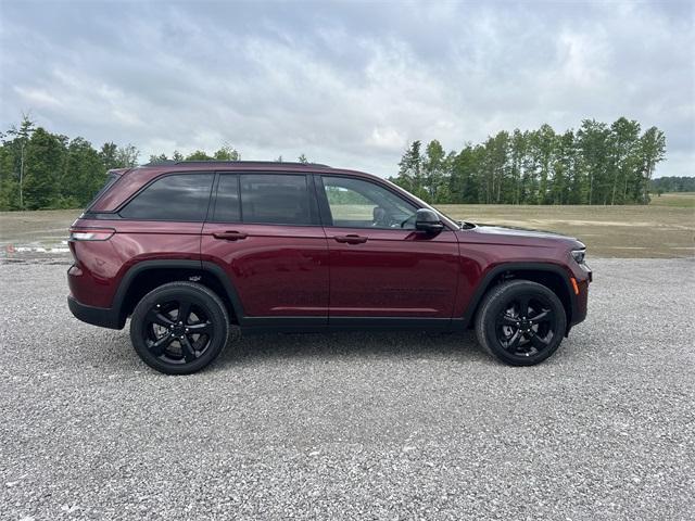 new 2025 Jeep Grand Cherokee car, priced at $45,669