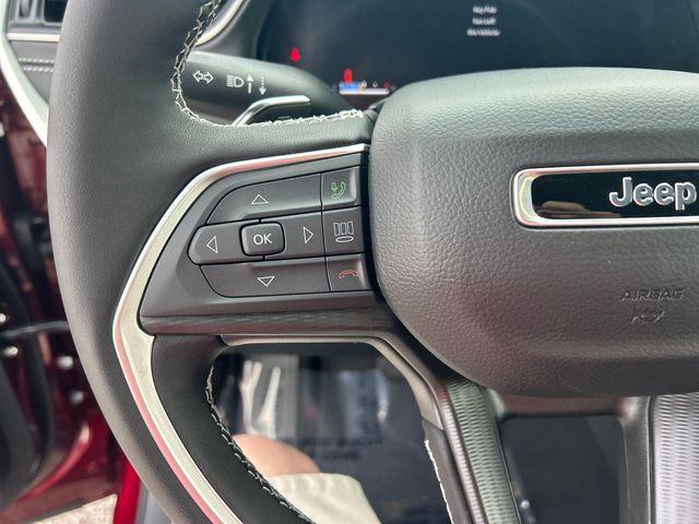 new 2025 Jeep Grand Cherokee car, priced at $45,669