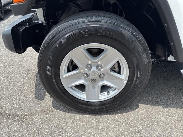 used 2023 Jeep Gladiator car, priced at $29,996
