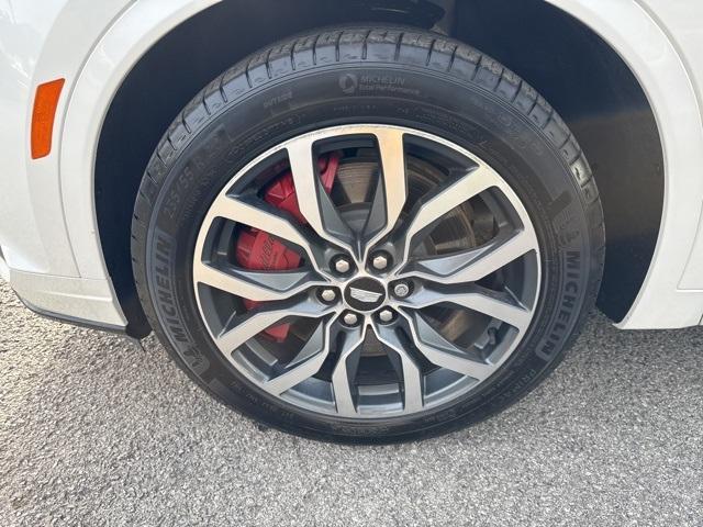 used 2023 Cadillac XT6 car, priced at $45,996