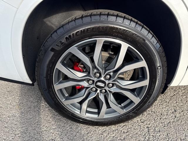 used 2023 Cadillac XT6 car, priced at $45,996