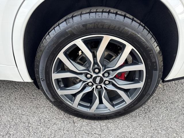 used 2023 Cadillac XT6 car, priced at $45,996