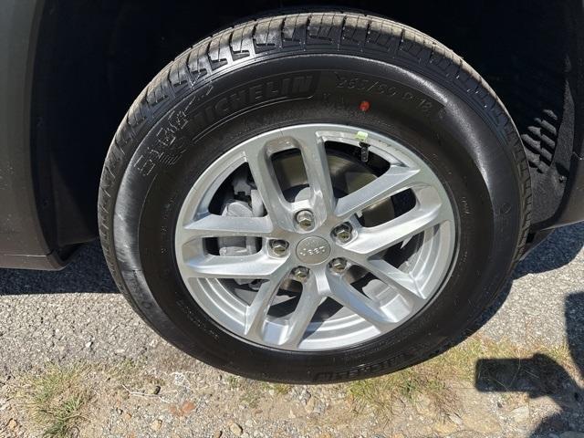 new 2025 Jeep Grand Cherokee car, priced at $36,797