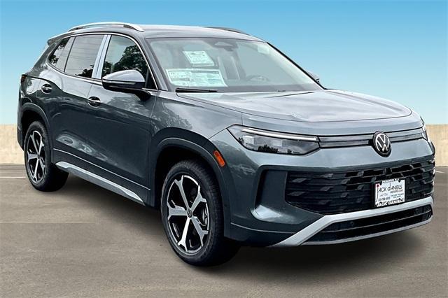 new 2025 Volkswagen Tiguan car, priced at $34,496