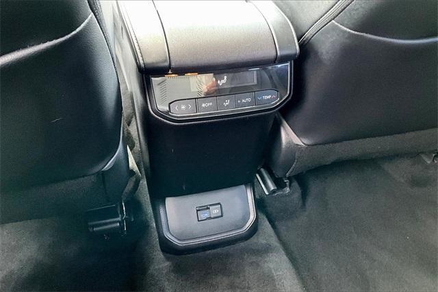 used 2022 Toyota Highlander car, priced at $34,995