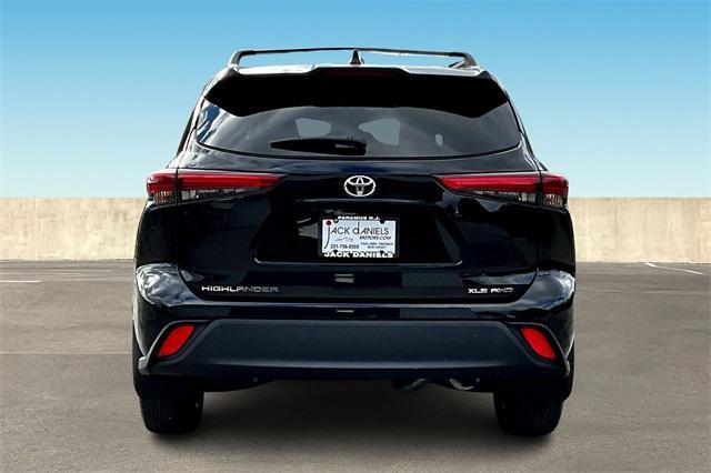 used 2022 Toyota Highlander car, priced at $34,995