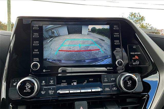 used 2022 Toyota Highlander car, priced at $34,995