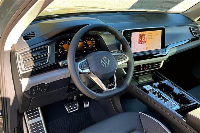 new 2024 Volkswagen Atlas car, priced at $49,441