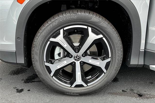 new 2025 Volkswagen Tiguan car, priced at $35,696