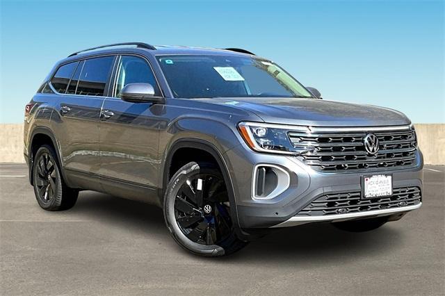 new 2024 Volkswagen Atlas car, priced at $47,242