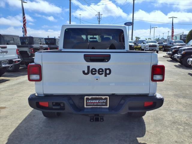 new 2025 Jeep Gladiator car, priced at $42,585