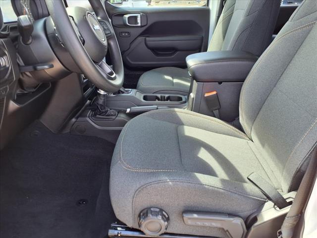 new 2025 Jeep Gladiator car, priced at $42,585
