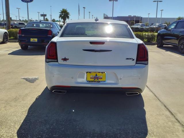 used 2023 Chrysler 300 car