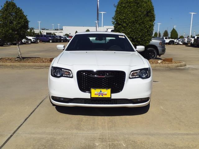 used 2023 Chrysler 300 car