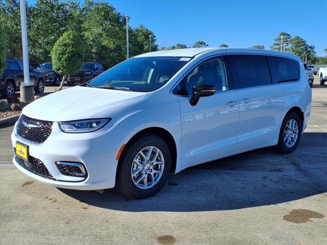 new 2024 Chrysler Pacifica car, priced at $34,492