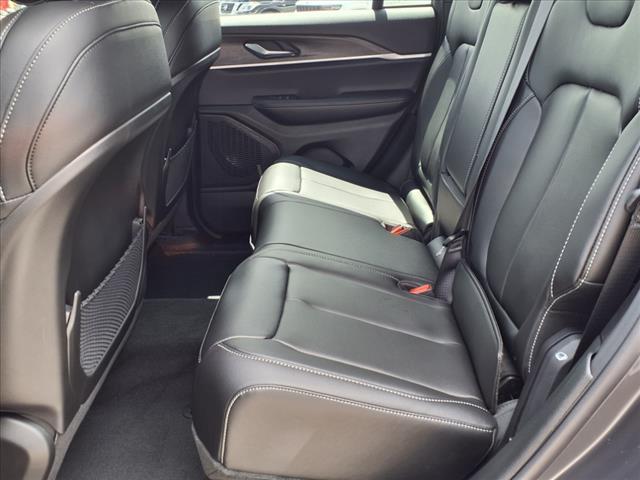 new 2025 Jeep Grand Cherokee car, priced at $40,470