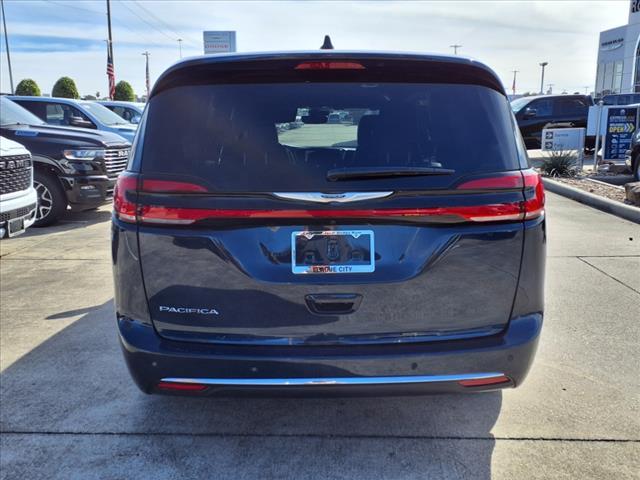 new 2025 Chrysler Pacifica car, priced at $41,607