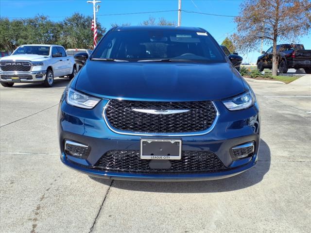 new 2025 Chrysler Pacifica car, priced at $41,607