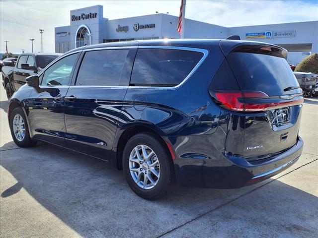 new 2025 Chrysler Pacifica car, priced at $41,607