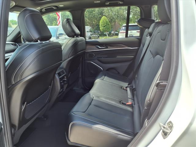 new 2025 Jeep Grand Cherokee car, priced at $59,985