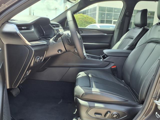 new 2025 Jeep Grand Cherokee car, priced at $53,525